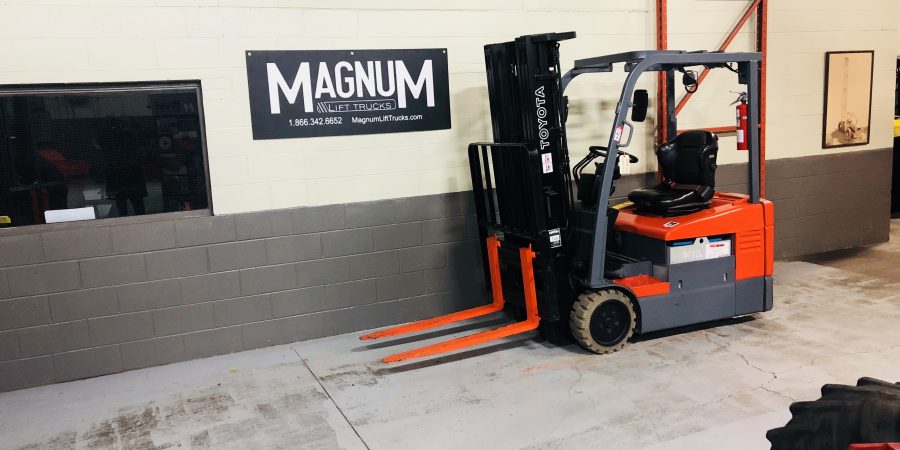 TOYOTA 7FGCU15 CUSHION TIRE FORKLIFT Magnum Material Handling